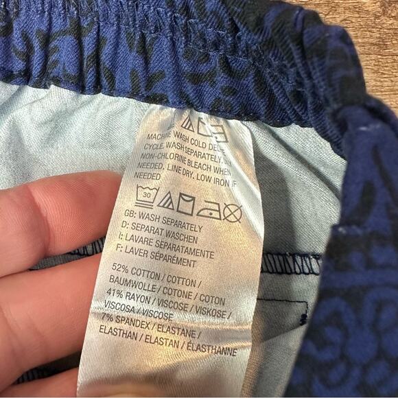 Isaac Mizrahi Live Paisley Pull On Ankle Pants Size 0 Blue Black NEW - Picture 5 of 7